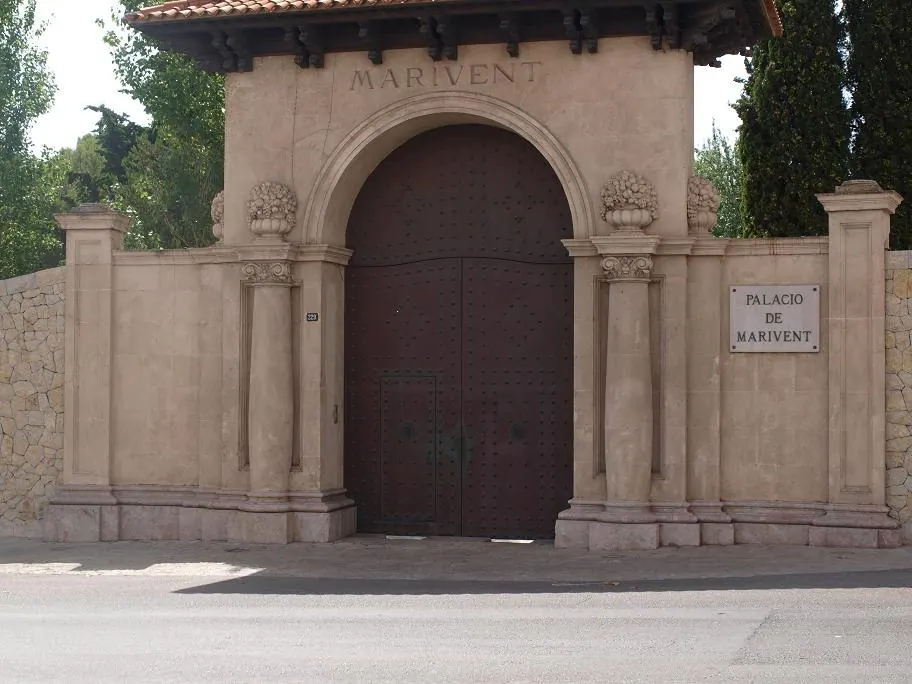 Puerta del Palacio de Marivent